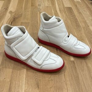 Maison Martin Margiela Men’s White Sneakers, Red Bottom Size 42.5 IT / 9.5 US